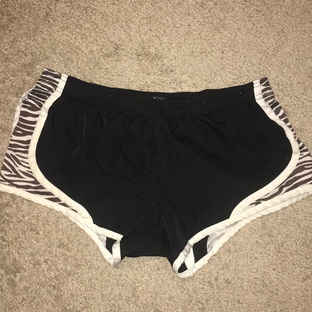 Active wear shorts